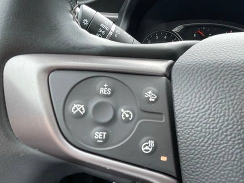 Used 2023 GMC Acadia AT4 w/ Preferred Package AWD/4WD image 17