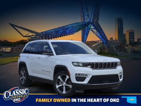 Used 2024 Jeep Grand Cherokee Limited AWD/4WD image 1