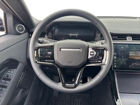 Used 2026 Land Rover Range Rover Evoque Dynamic SE AWD/4WD image 13