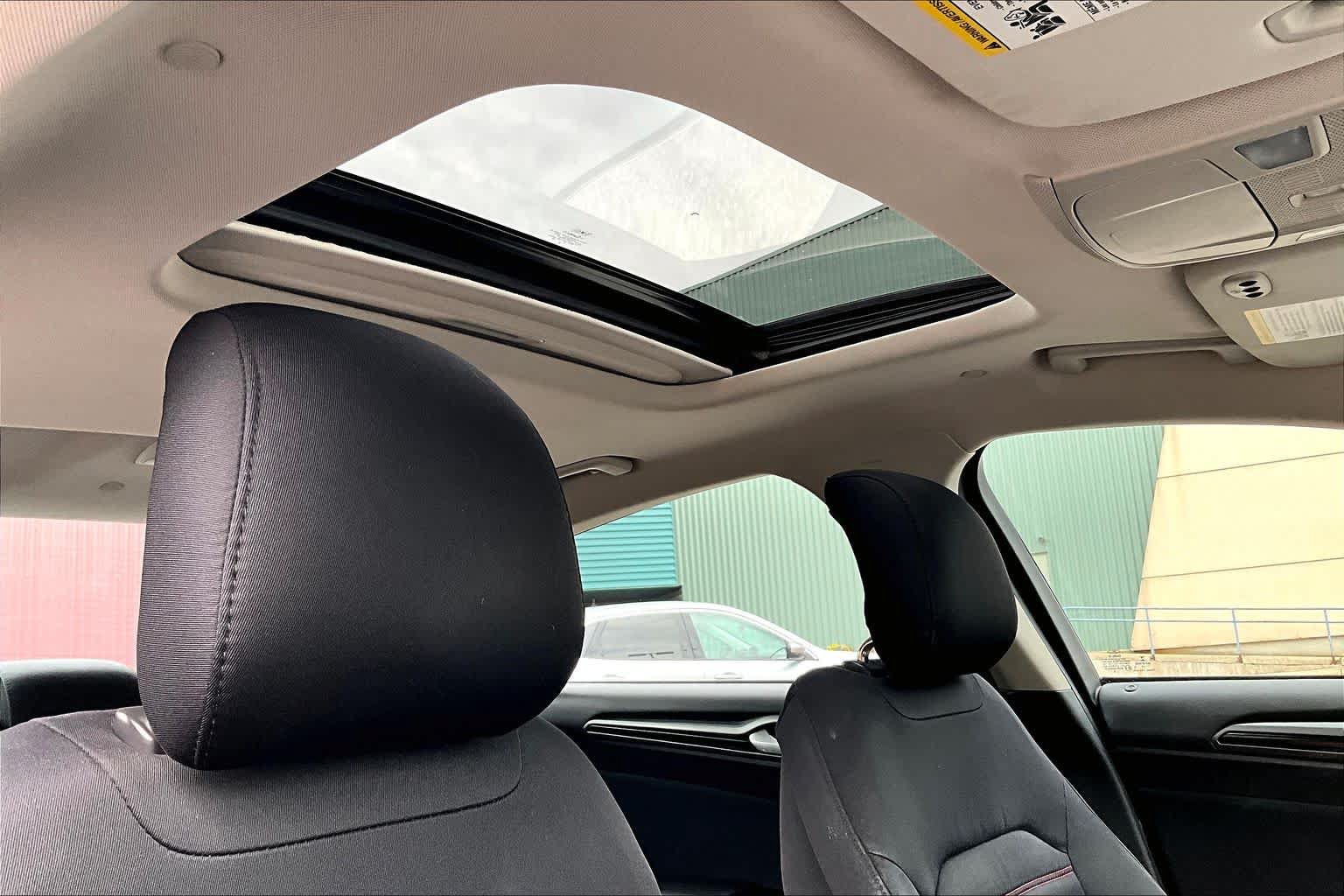 Used 2013 Ford Fusion SE FWD image 14
