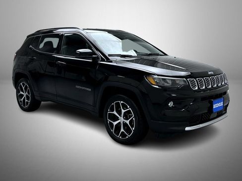 Used 2024 Jeep Compass Limited AWD/4WD image 3