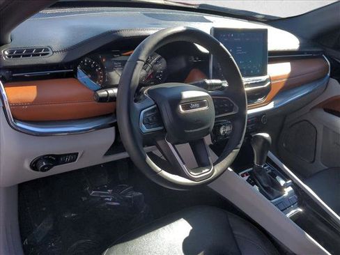 Used 2023 Jeep Compass Limited image 10