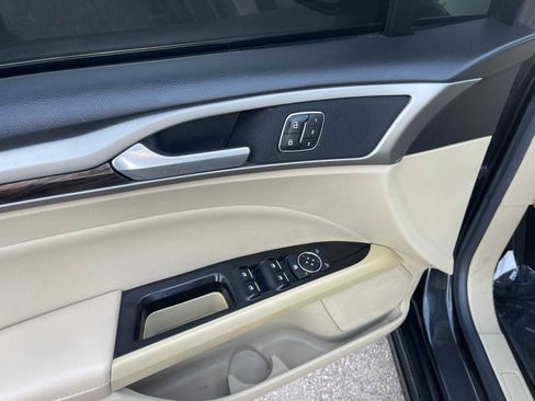 Used 2013 Ford Fusion SE image 19