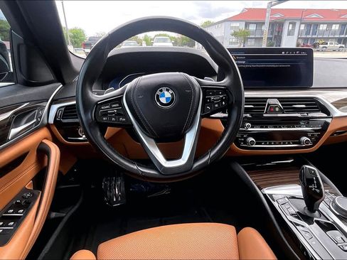 Used 2021 BMW 530e w/ Parking Assistance Package image 6