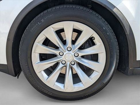 Used 2018 Tesla Model X 75D image 23