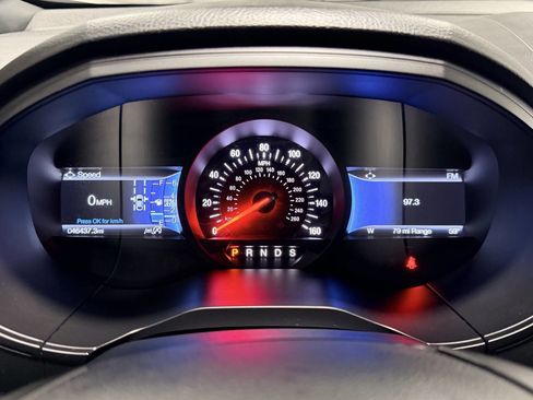 Used 2022 Ford Edge ST image 12