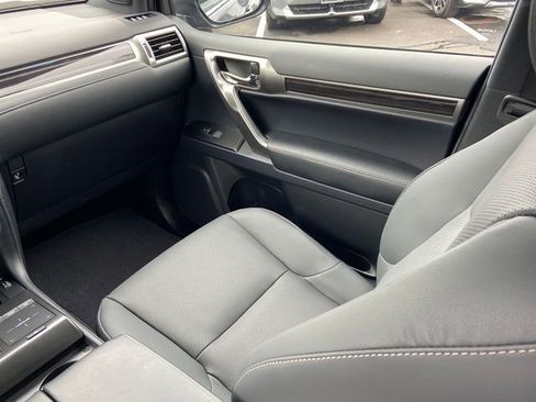 Used 2023 Lexus GX 460 Premium w/ Premium Plus Package image 14