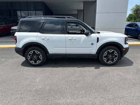 Used 2025 Ford Bronco Sport Outer Banks w/ Outer Banks Tech Package+ AWD/4WD image 2