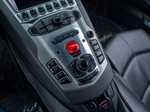 Used 2013 Lamborghini Aventador LP 700-4 image 16