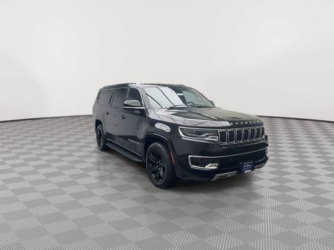 Used 2024 Jeep Wagoneer L Series II AWD/4WD image 44