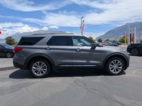 Used 2021 Ford Explorer Limited w/ Equipment Group 301A AWD/4WD image 2