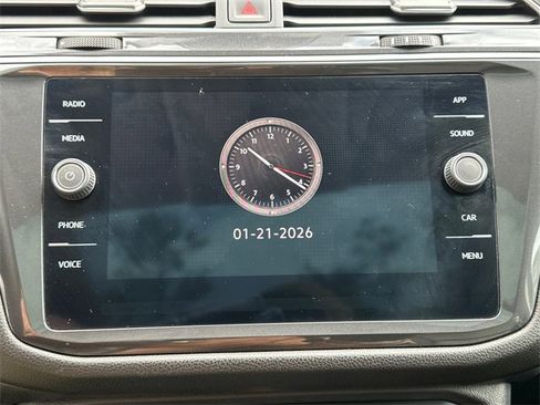 Certified 2023 Volkswagen Tiguan SE w/ Panoramic Sunroof Package image 32