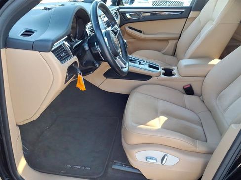 Used 2017 Porsche Macan Base image 13