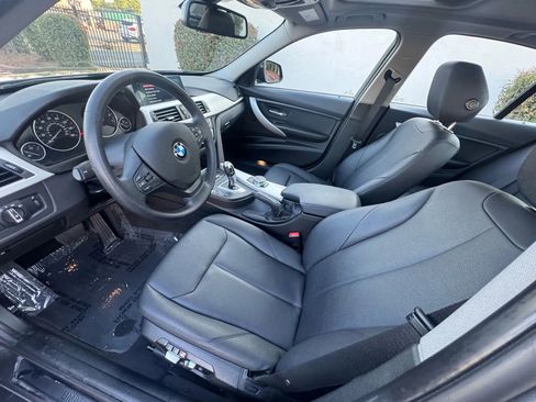 Used 2018 BMW 320i xDrive Sedan w/ Premium Package image 10