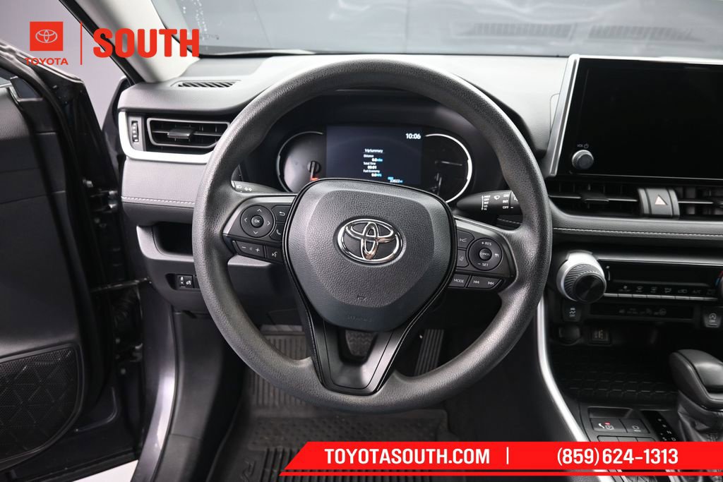 Used 2024 Toyota RAV4 LE FWD image 20