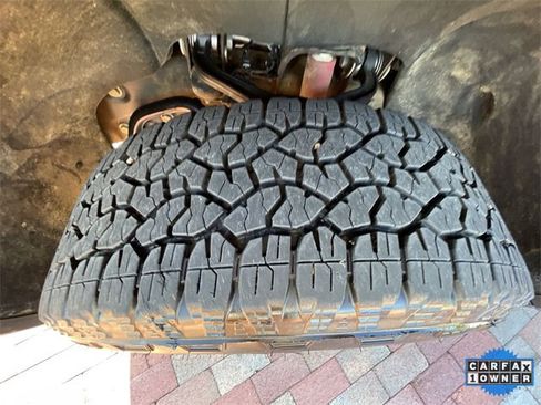 Used 2024 GMC Sierra 2500 SLT w/ SLT Premium Package image 11