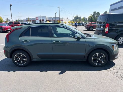 Used 2023 Kia Niro EX w/ EX Cold Weather Package FWD image 2