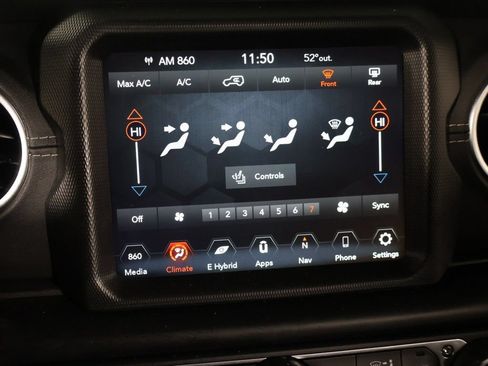 Used 2022 Jeep Wrangler Unlimited Sahara w/ Cold Weather Group AWD/4WD image 42