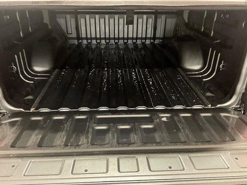 Used 2022 Chevrolet Colorado LT w/ LT Convenience Package image 15