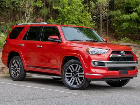 Used 2016 Toyota 4Runner Limited AWD/4WD image 3