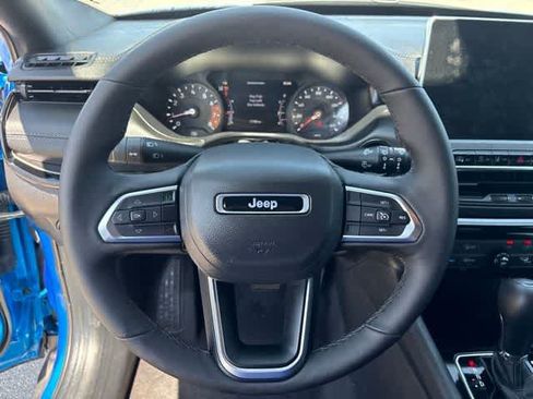 Used 2026 Jeep Compass Latitude AWD/4WD image 14
