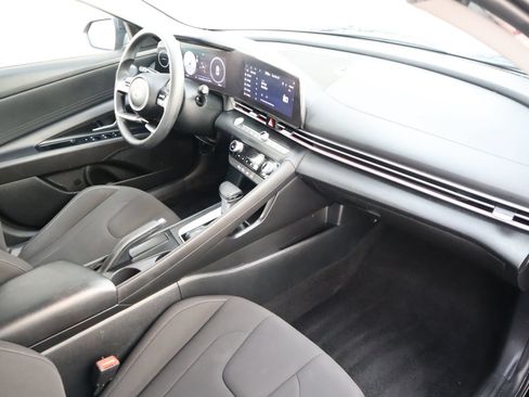 Used 2024 Hyundai Elantra SEL FWD image 45
