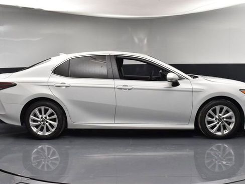 Used 2024 Toyota Camry LE w/ Convenience Package image 8