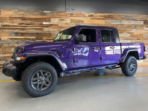 New 2026 Jeep Gladiator Sport image 16