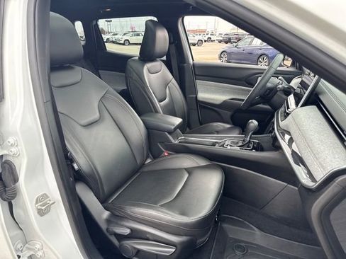 Used 2023 Jeep Compass Latitude w/ Sun and Sound Group image 13