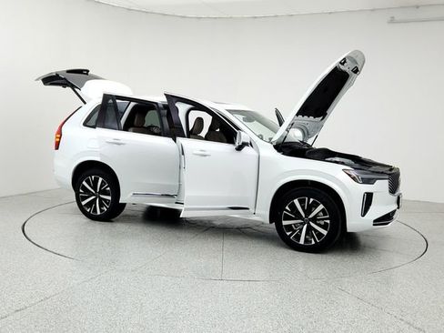 New 2026 Volvo XC90 B6 Core image 10