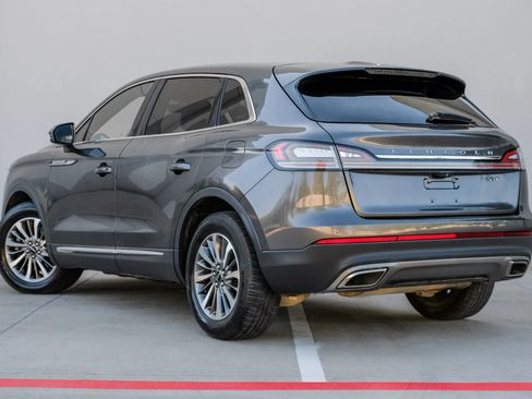 Used 2019 Lincoln Nautilus Select image 10