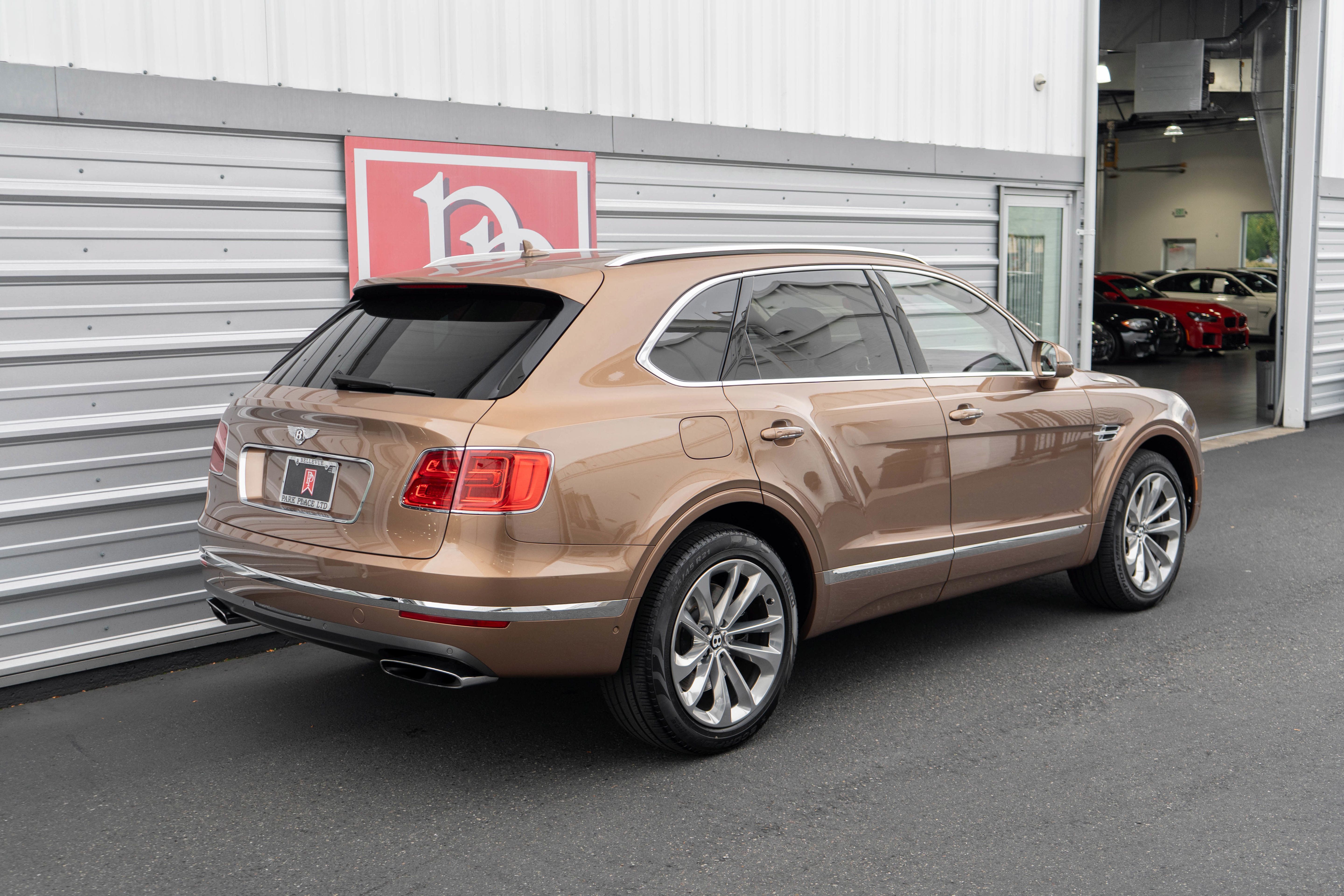 Used 2017 Bentley Bentayga AWD/4WD image 57
