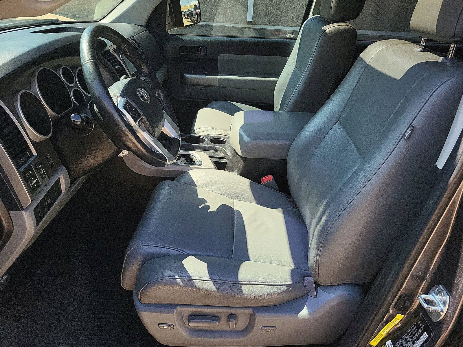 Used 2017 Toyota Sequoia SR5 w/ Premium Package RWD image 21