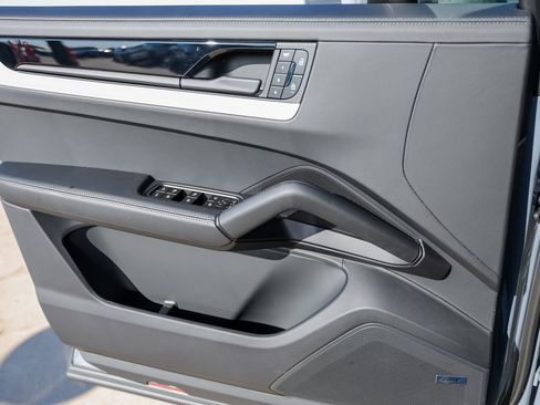 New 2025 Porsche Cayenne S image 23