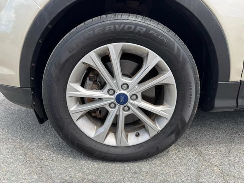Used 2018 Ford Escape SE AWD/4WD image 9