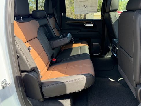 New 2026 Chevrolet Silverado 1500 High Country w/ Technology Package AWD/4WD image 6