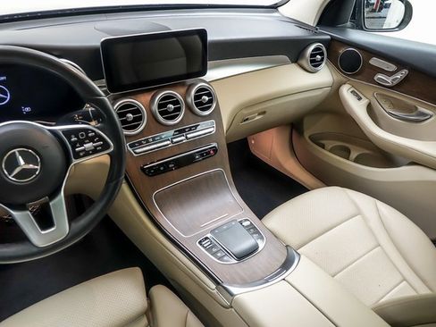 Used 2022 Mercedes-Benz GLC 300 4MATIC w/ Premium Package Lite image 14