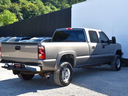 Used 2007 Chevrolet Silverado 2500 LT w/ Heavy-Duty Power Package AWD/4WD image 5