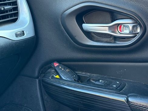 Used 2014 Jeep Cherokee Trailhawk w/ Leather Interior Group image 15