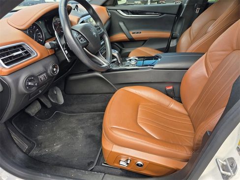 Used 2022 Maserati Ghibli Modena image 10