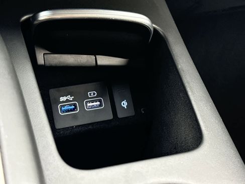 Used 2025 Genesis GV70 2.5T image 24