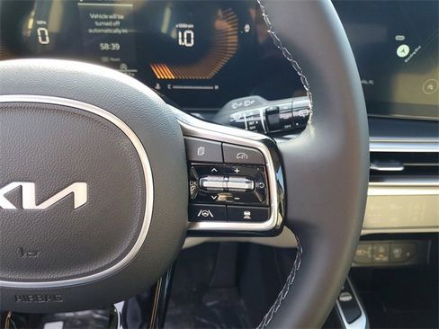 New 2025 Kia Sorento EX image 12
