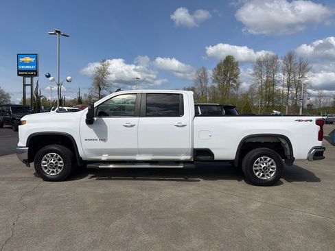 Used 2025 Chevrolet Silverado 2500 LT w/ Convenience Package image 2