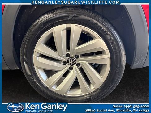 Used 2022 Volkswagen Atlas Cross Sport SE AWD/4WD image 25