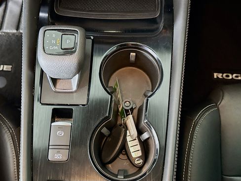Used 2021 Nissan Rogue SL image 24