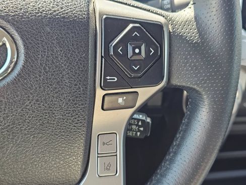 Used 2022 Toyota 4Runner SR5 AWD/4WD image 26