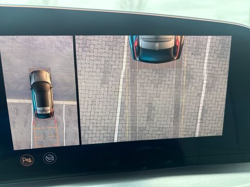 New 2025 Cadillac Lyriq Premium Luxury image 33