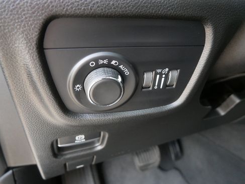 Used 2023 Jeep Grand Cherokee L Laredo w/ Luxury Tech Group I AWD/4WD image 23