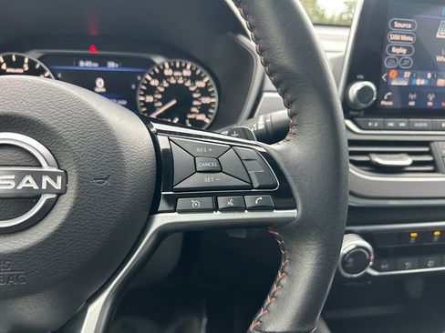 Used 2024 Nissan Altima 2.5 SR AWD/4WD image 18