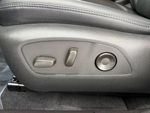 Used 2024 Chevrolet Equinox EV LT AWD/4WD image 14